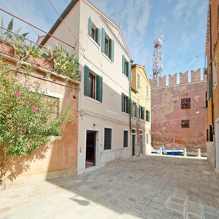 Dolcevita N 495 Biennale Apartman *
